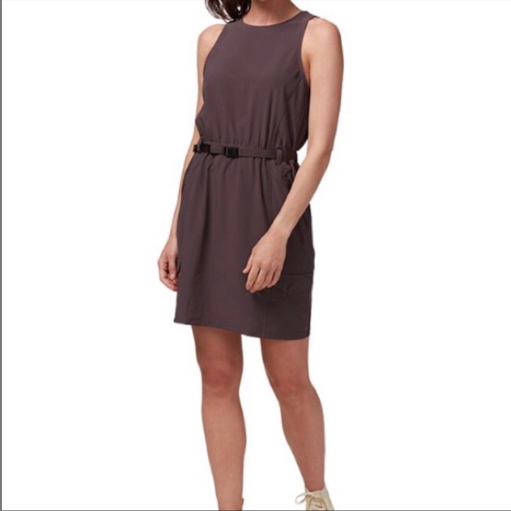 NWT Patagonia Fleetwith Belted Dress Size Medium in Basalt Brown.